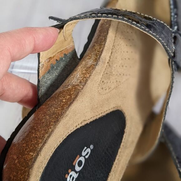 Taos Nameshout Leather Croc Slide Sandals Cushioned Footbed Comfort - Picture 10 of 11